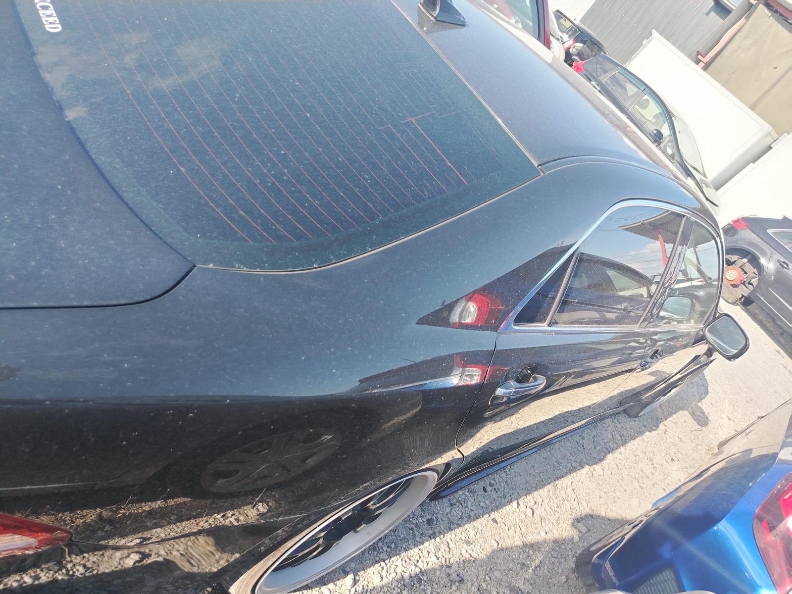 Car image 10