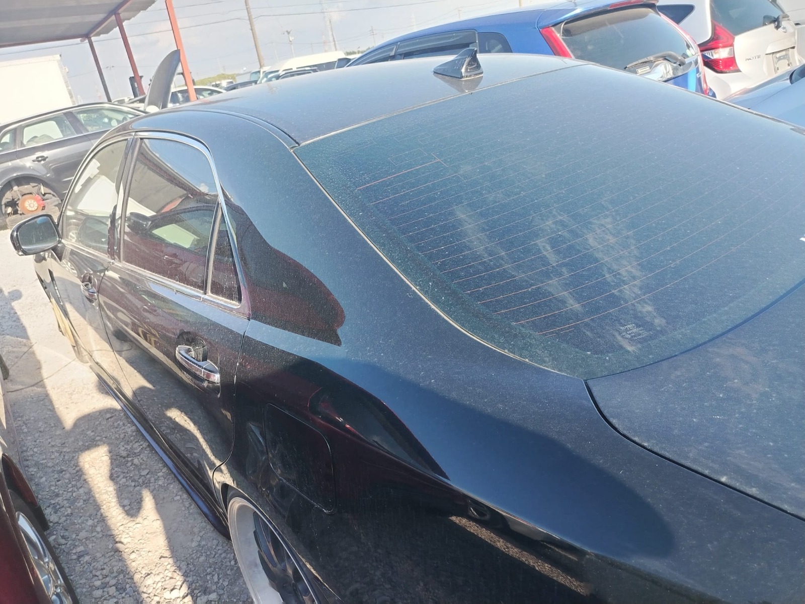 Car image 12