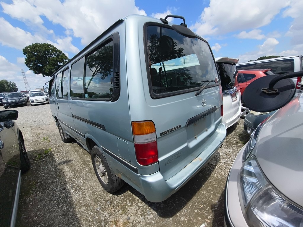 Car image 5