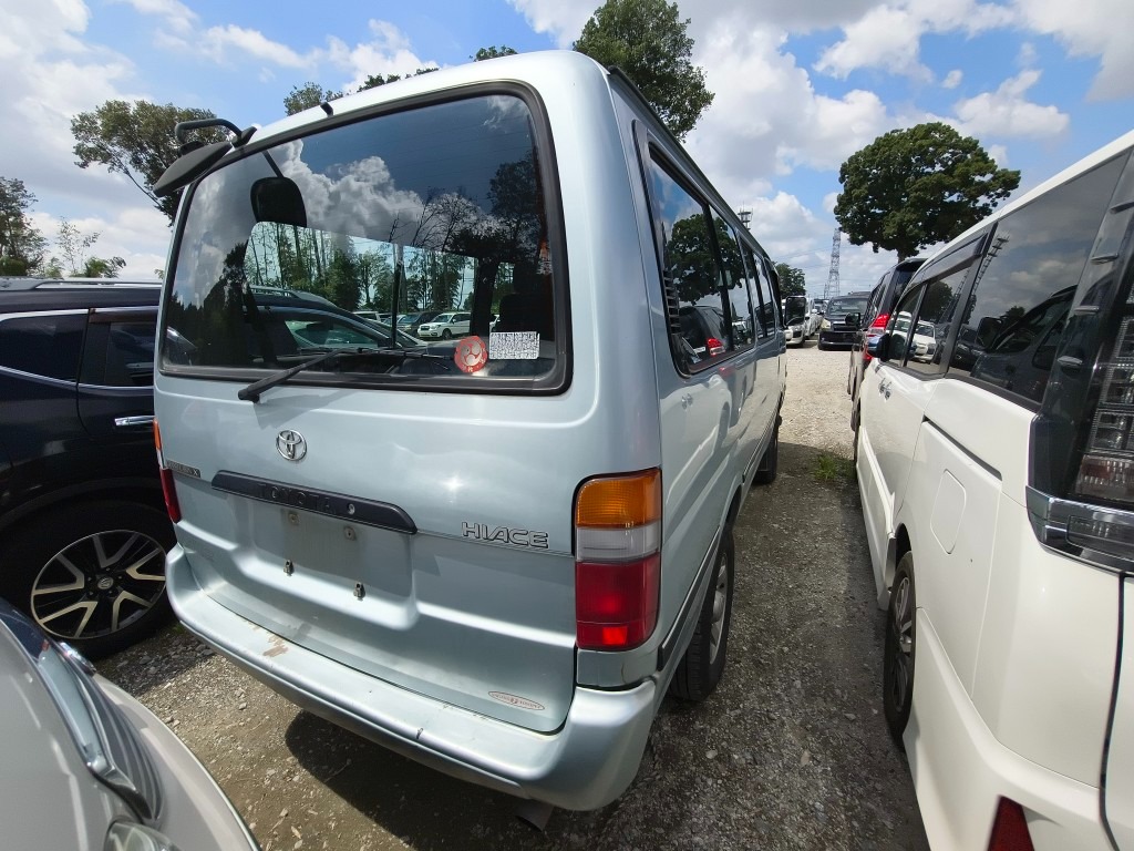 Car image 11