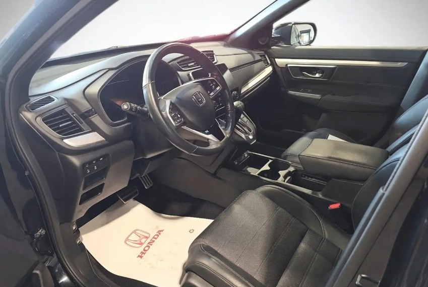 Car image 7