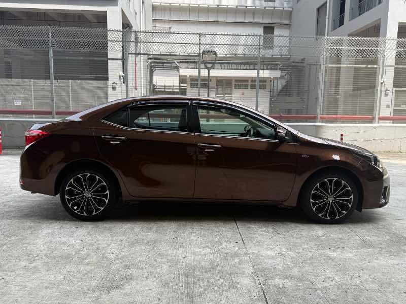 Car image 3