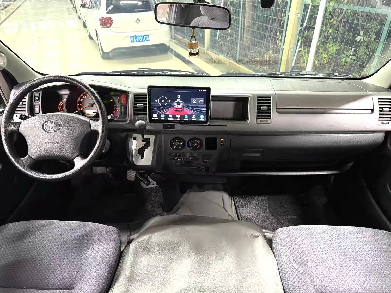Car image 7