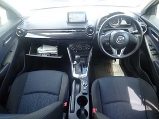 Car image 4