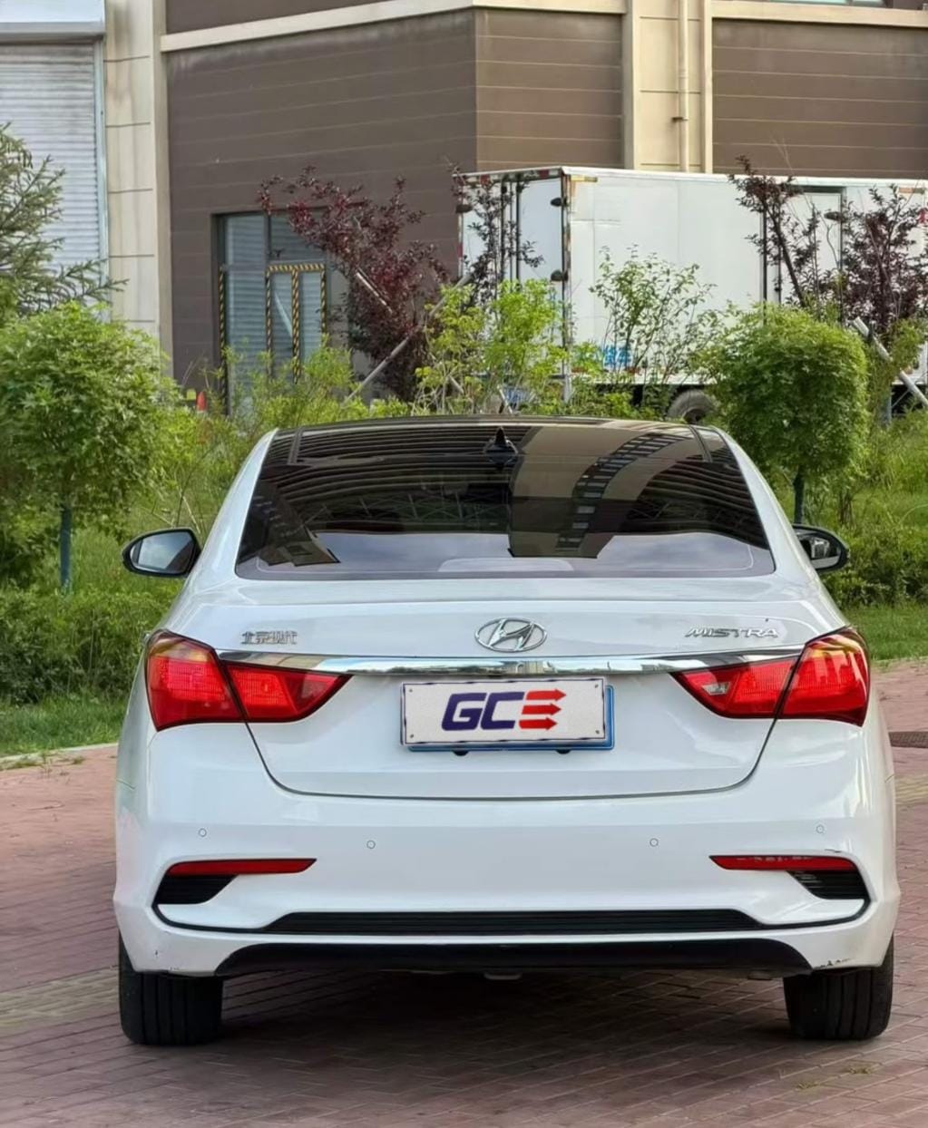 Car image 5