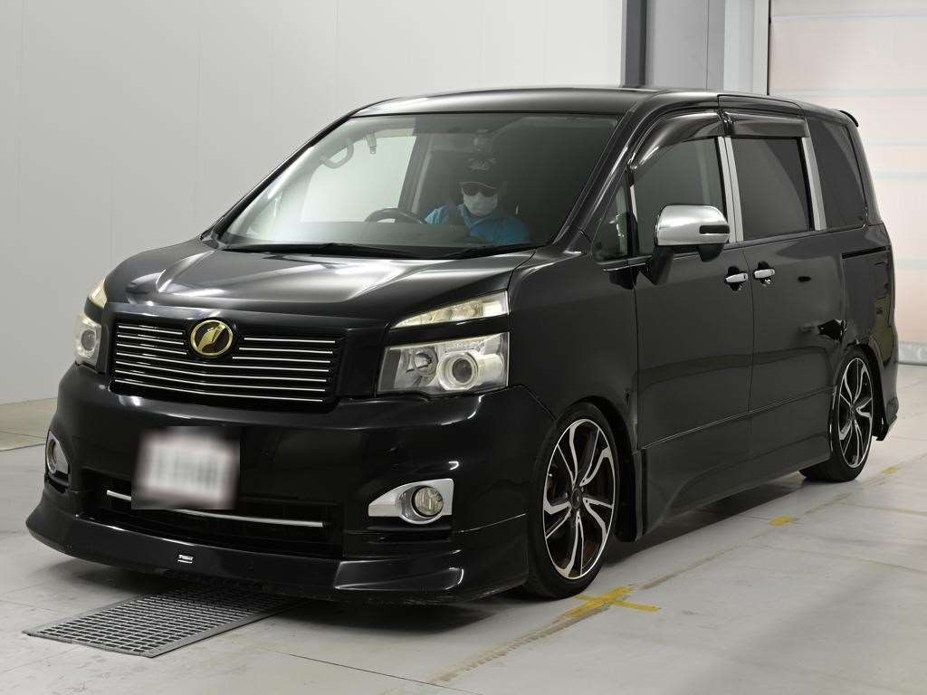 Toyota Voxy ZS