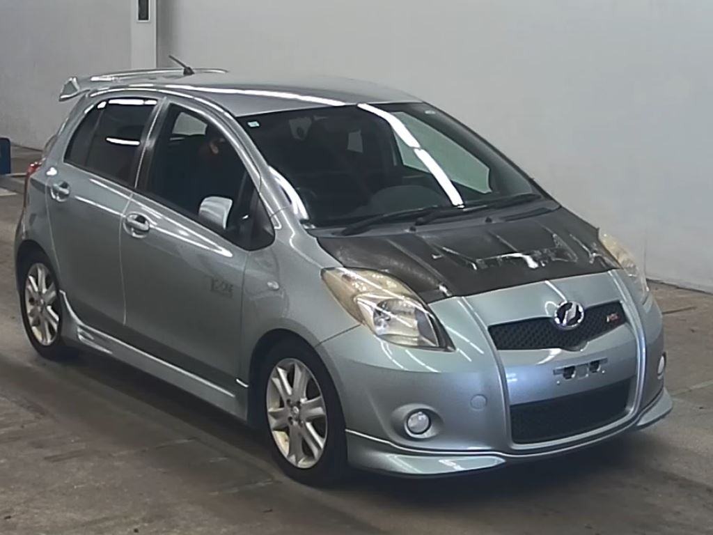 2005 Toyota Vitz 5D RS