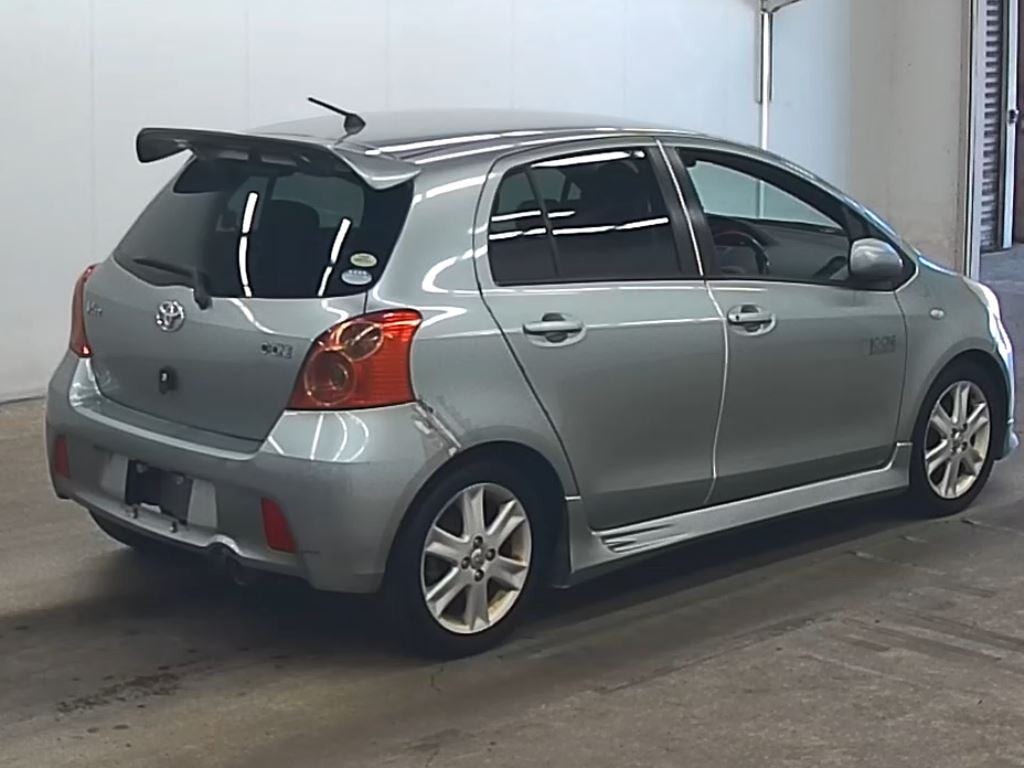 Car image 3
