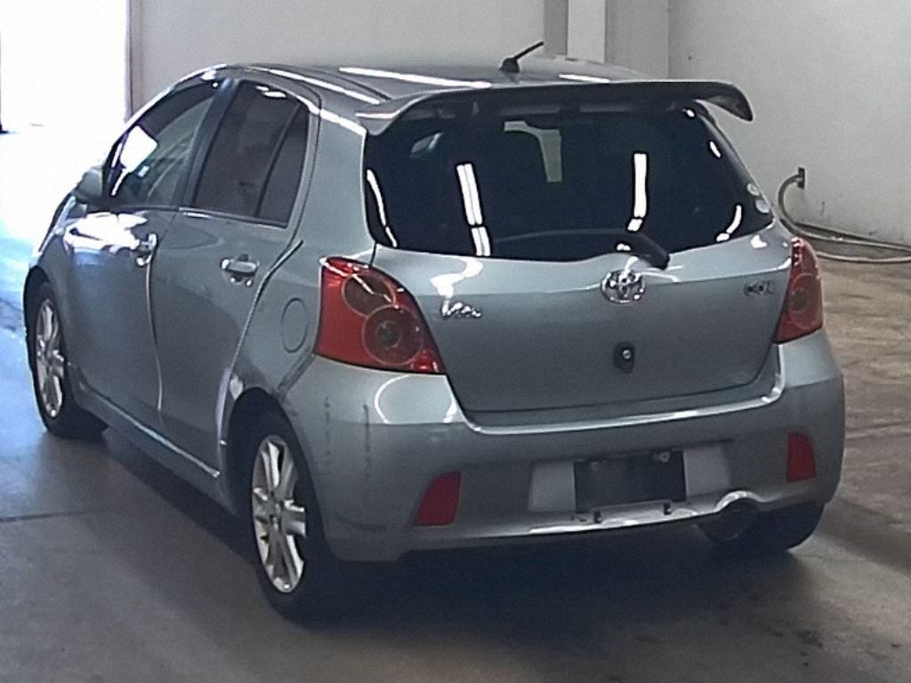 Car image 4