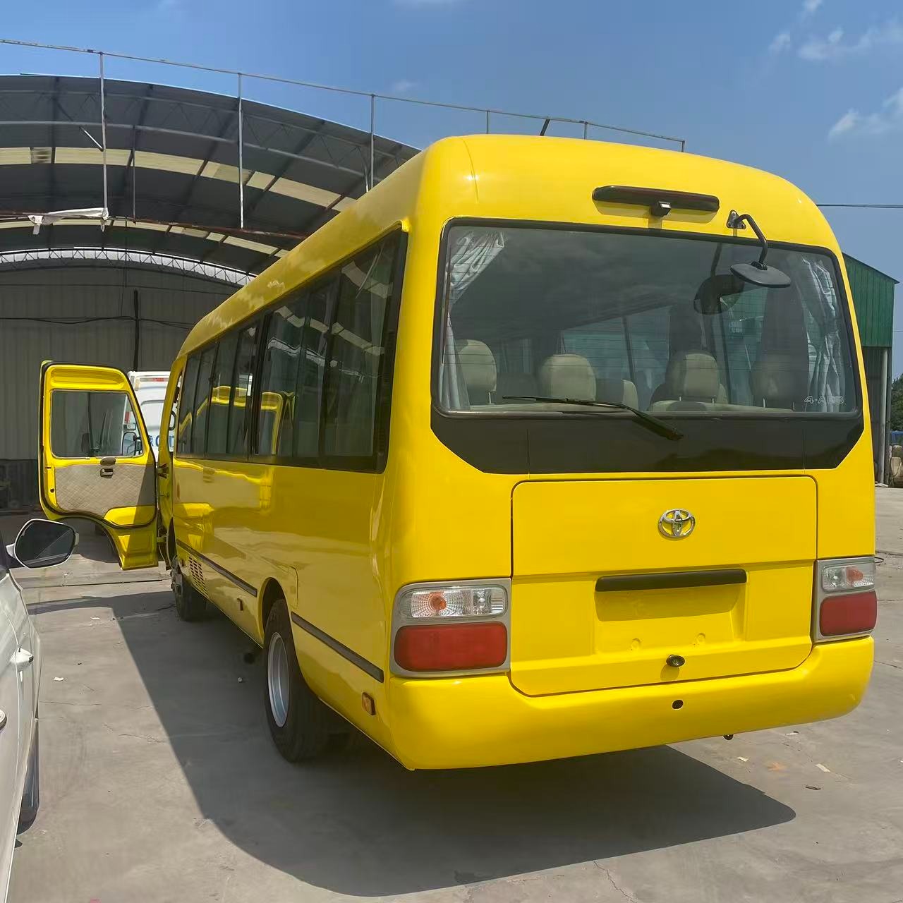 Car image 7