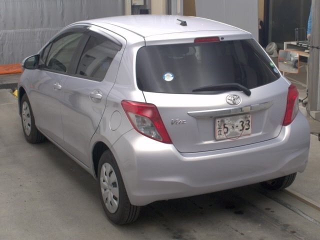 Car image 2