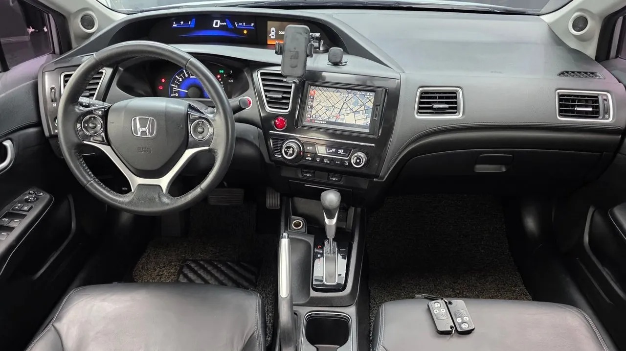 Car image 7