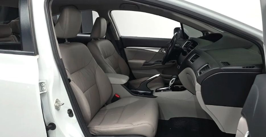 Car image 8