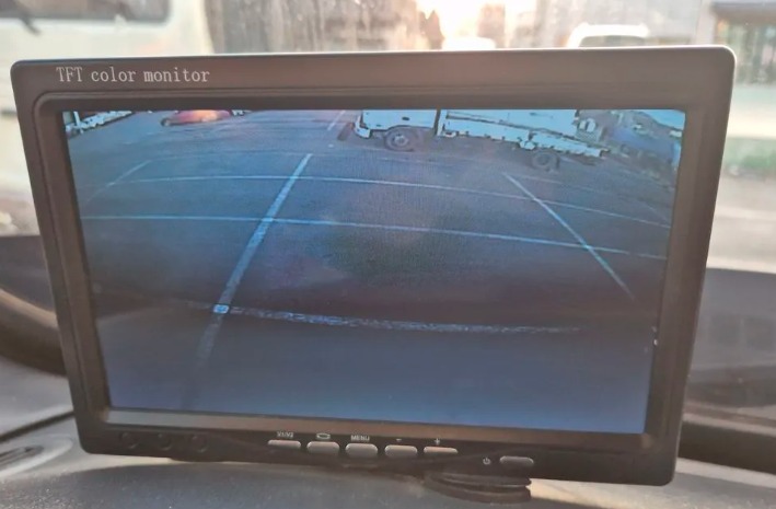 Car image 10