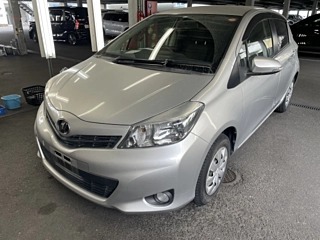 Toyota Vitz F Smart Illustration Edition
