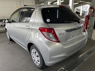 Car image 2