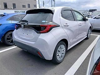 Car image 7